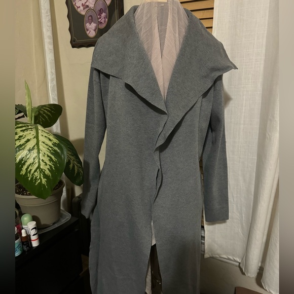 Heather Gray Wrap w/Pockets - Picture 2 of 3